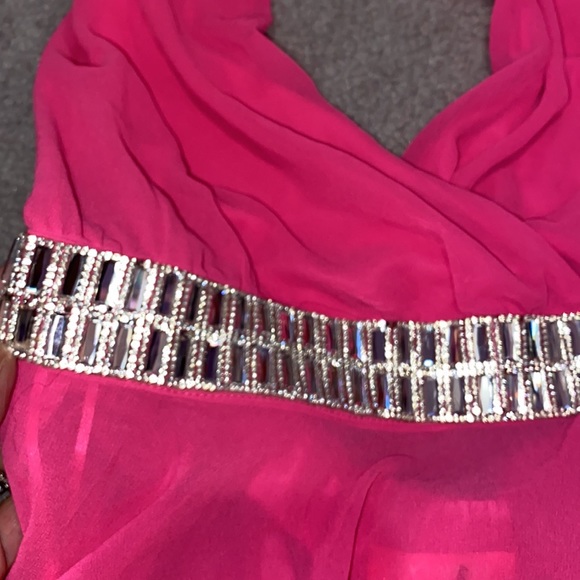 Halter top - Picture 2 of 3